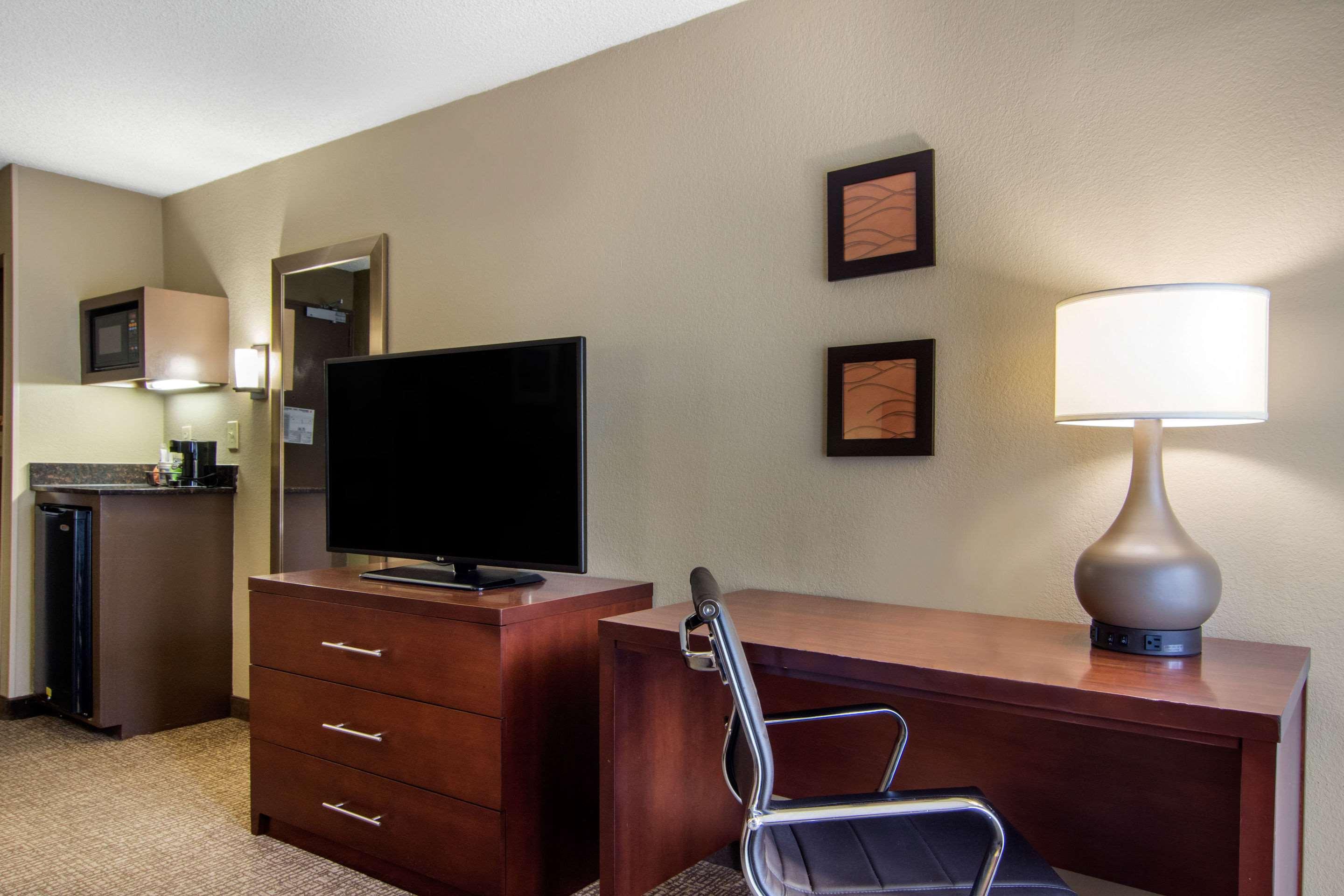 Comfort Inn Sandy Springs - Perimeter Экстерьер фото