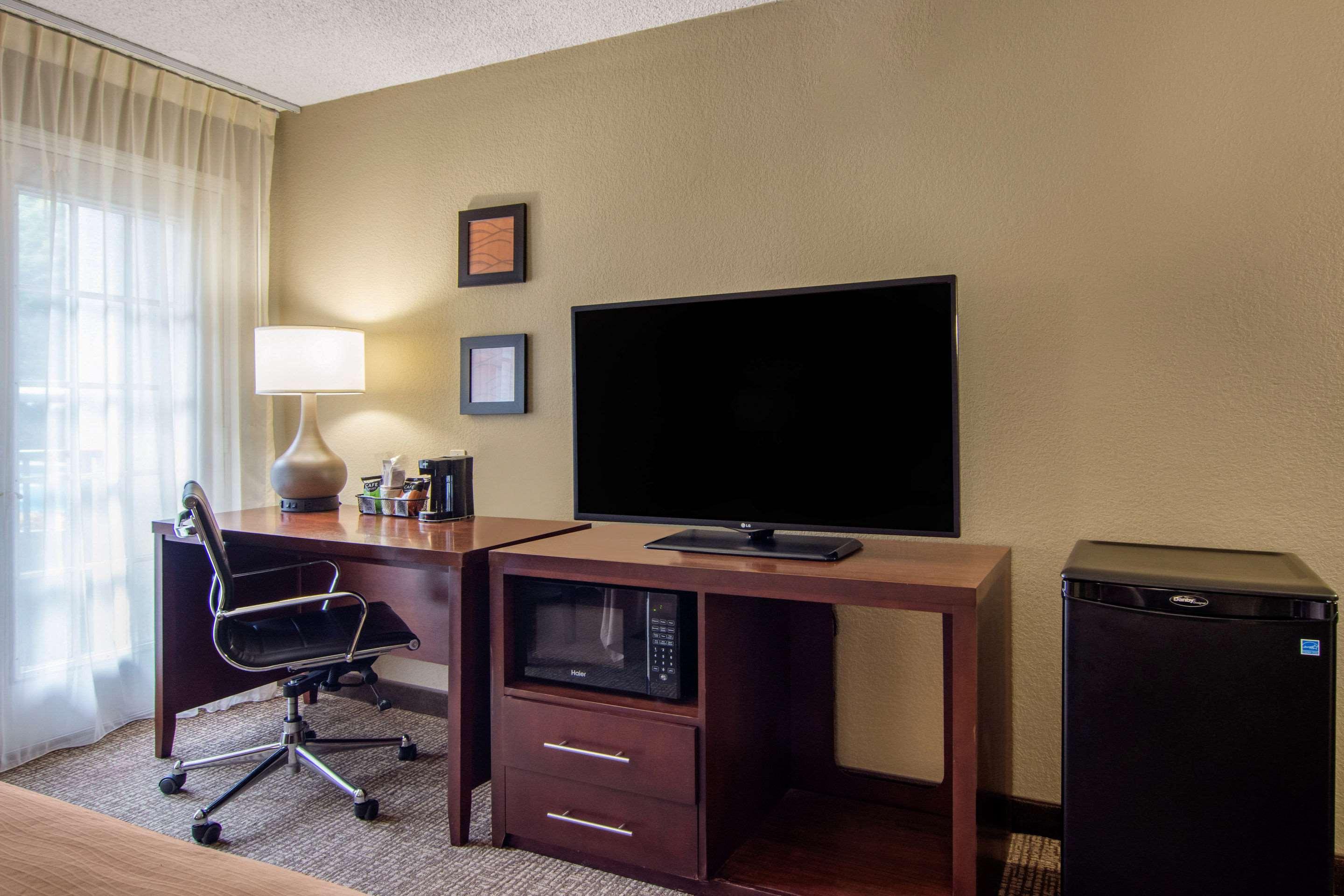 Comfort Inn Sandy Springs - Perimeter Экстерьер фото